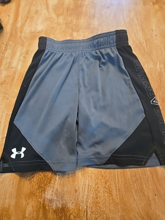 Grey/black Under armour Shorts, 6 B
