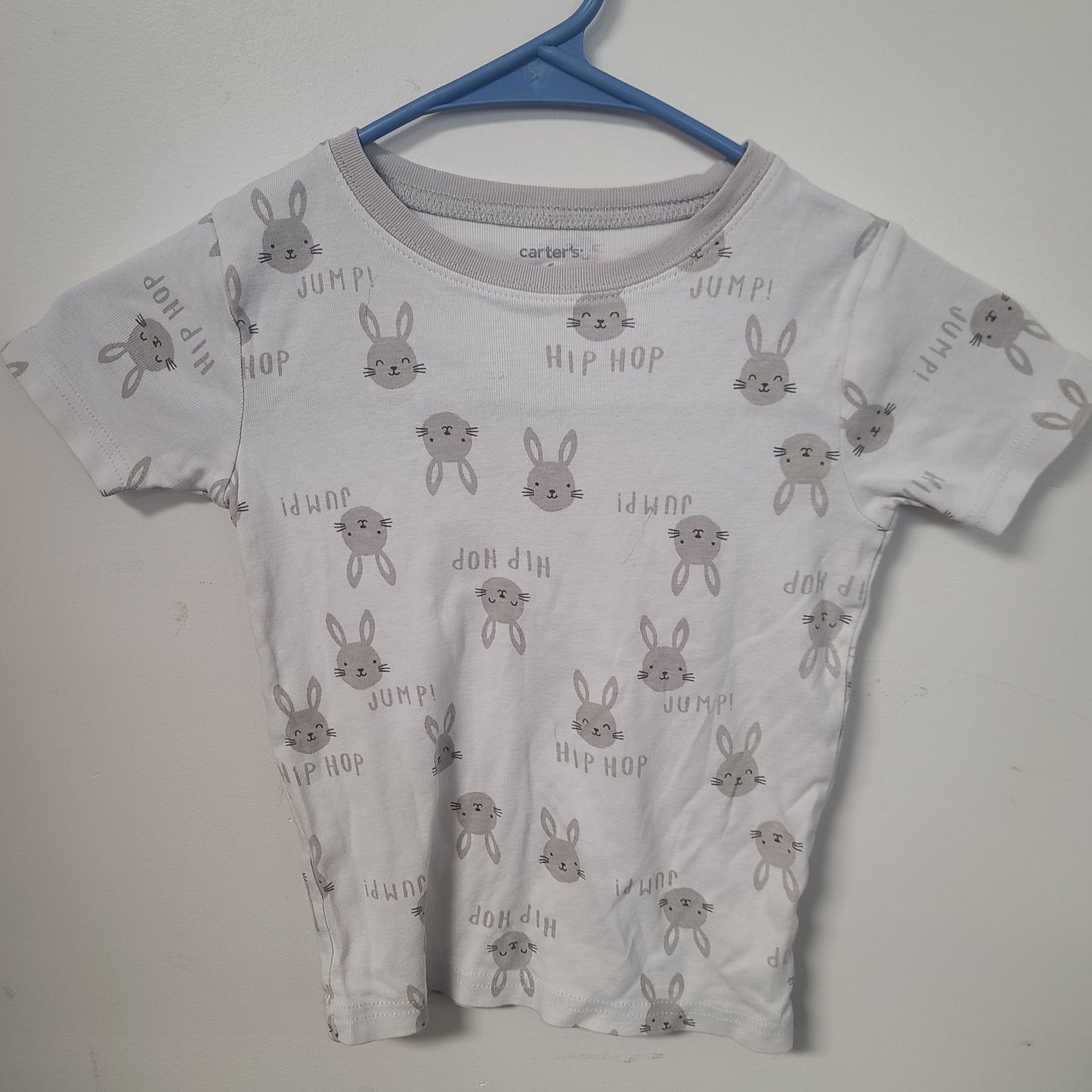 White Carters pajamas bunny, 6 B