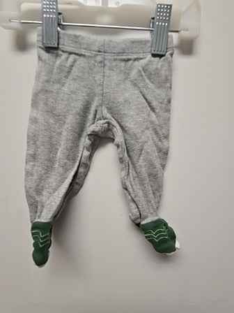 White/grey/green Carters Dinosaur 2 puece outfit, NB B