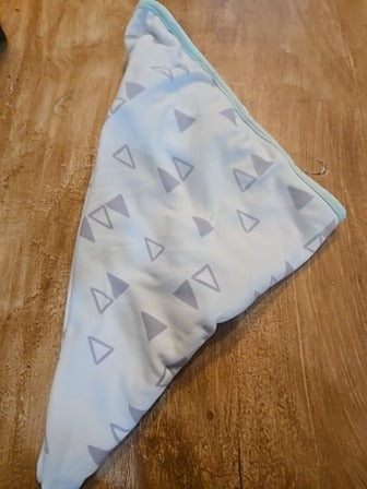 White/grey Cloud island Hooded towel