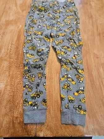 Grey/yellow John deere 2 piece digger pjs, 5T B