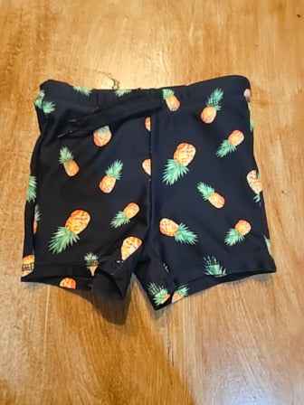 Black Old navy 2 piece pineapple swim suit, 6M B