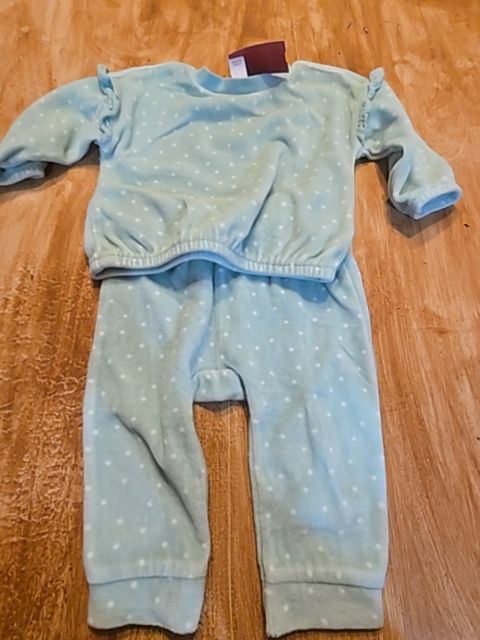 Blue/White Polka Dot Cat & Jack Outfit, 6M G