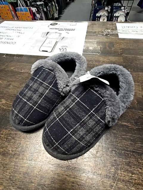 Grey/Blue Wonder Nation Plaid Slippers, 9/10 B