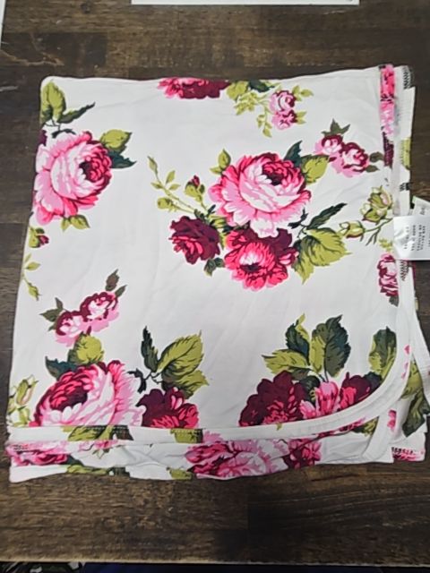 White/Pink Flowers Lou Lou Blanket
