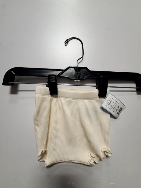 white Old Navy Shorts, NB G