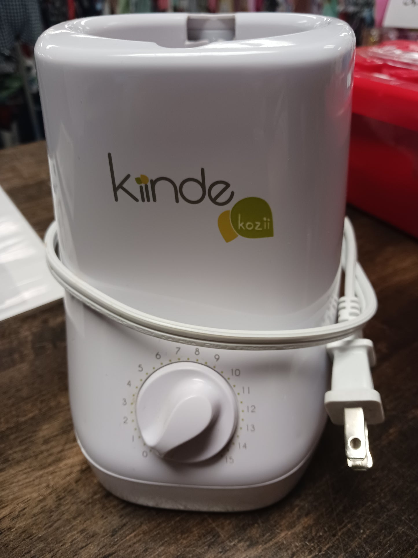 White Kiinde Bottle Warmer