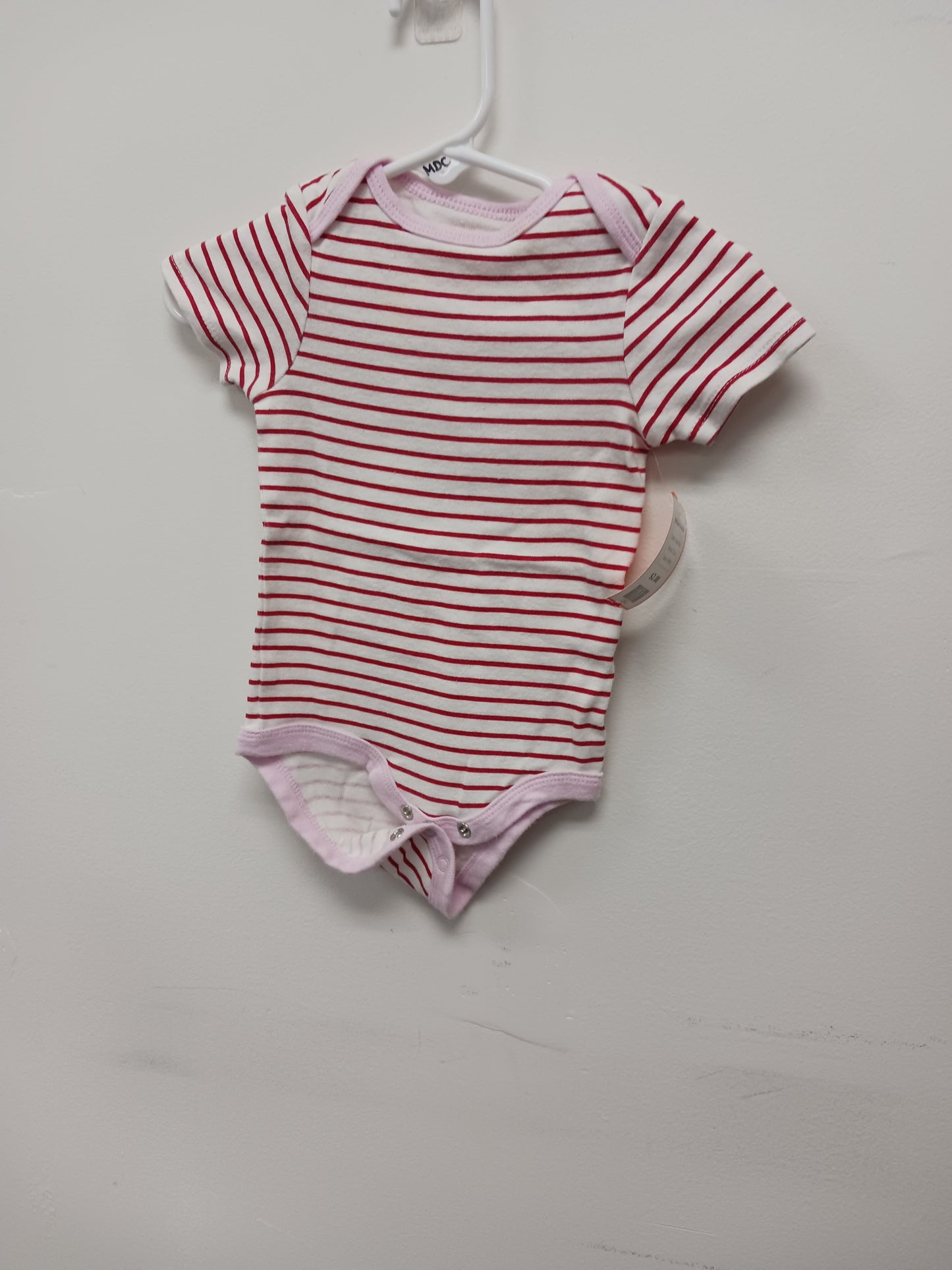 red/white Circo Striped Onesie, 6-9M G