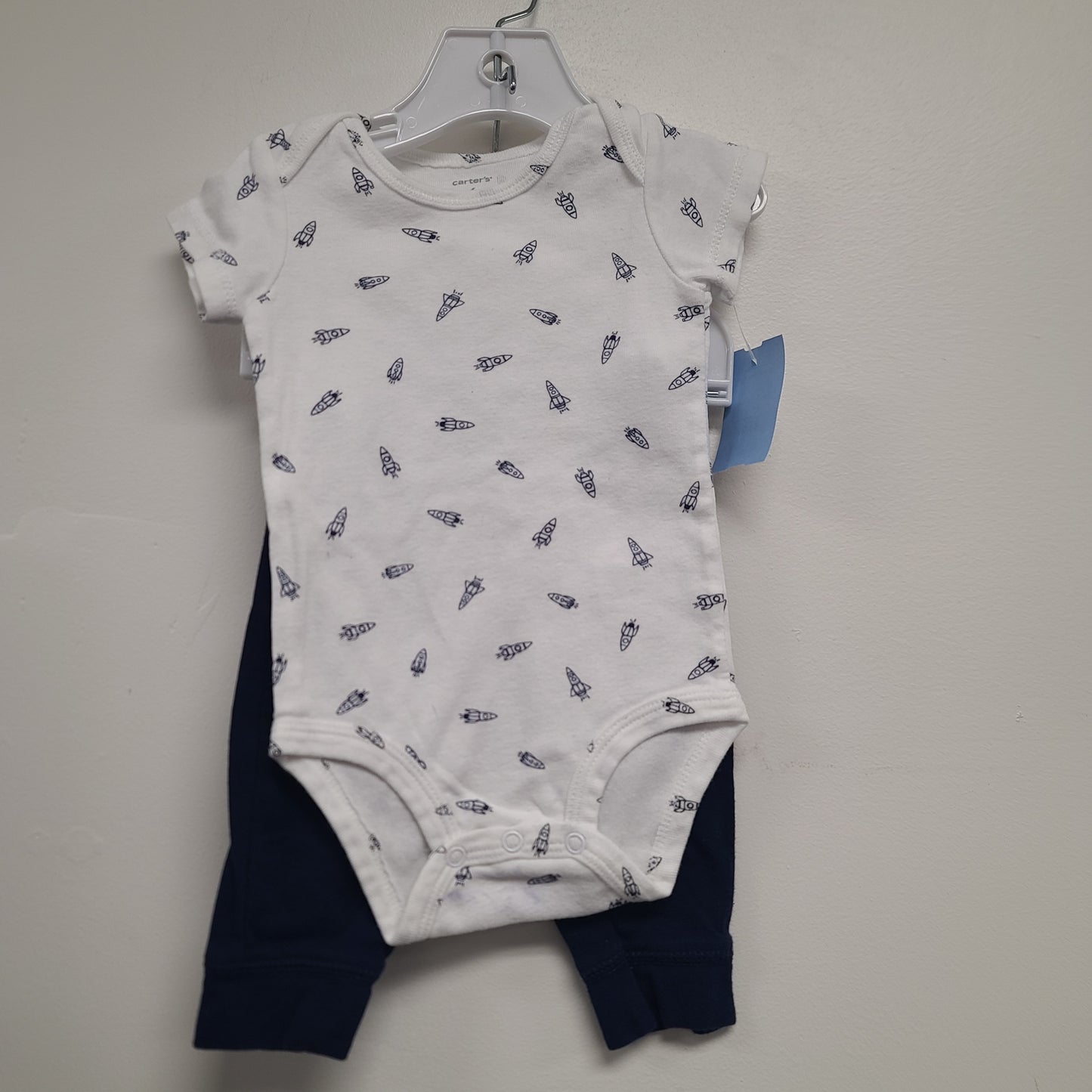 blue Carters 2 piece Rocket outfit, 6M B