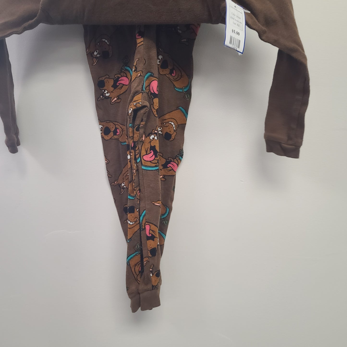 brown scooby doo 2 piece scooby doo pjs, 6 B