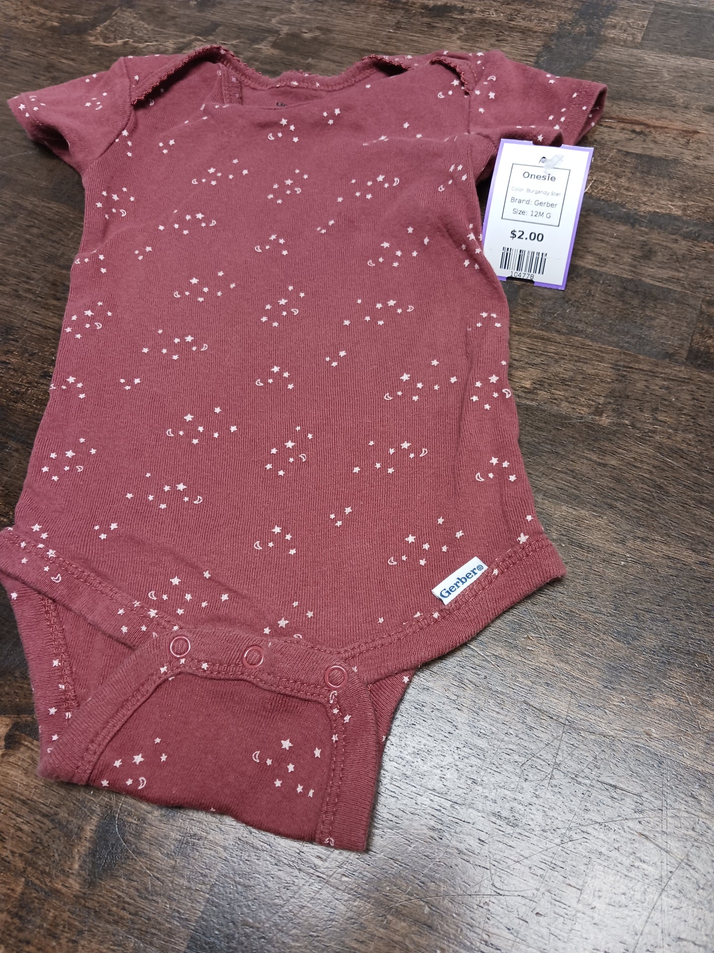 Burgandy Star Gerber Onesie, 12M G