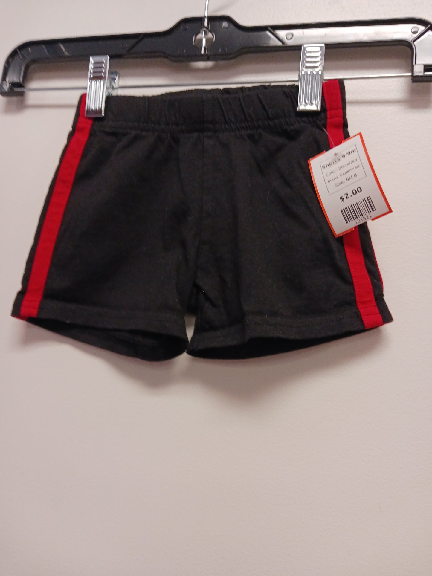 black/red Garanimals Shorts 6/9m, 6M B
