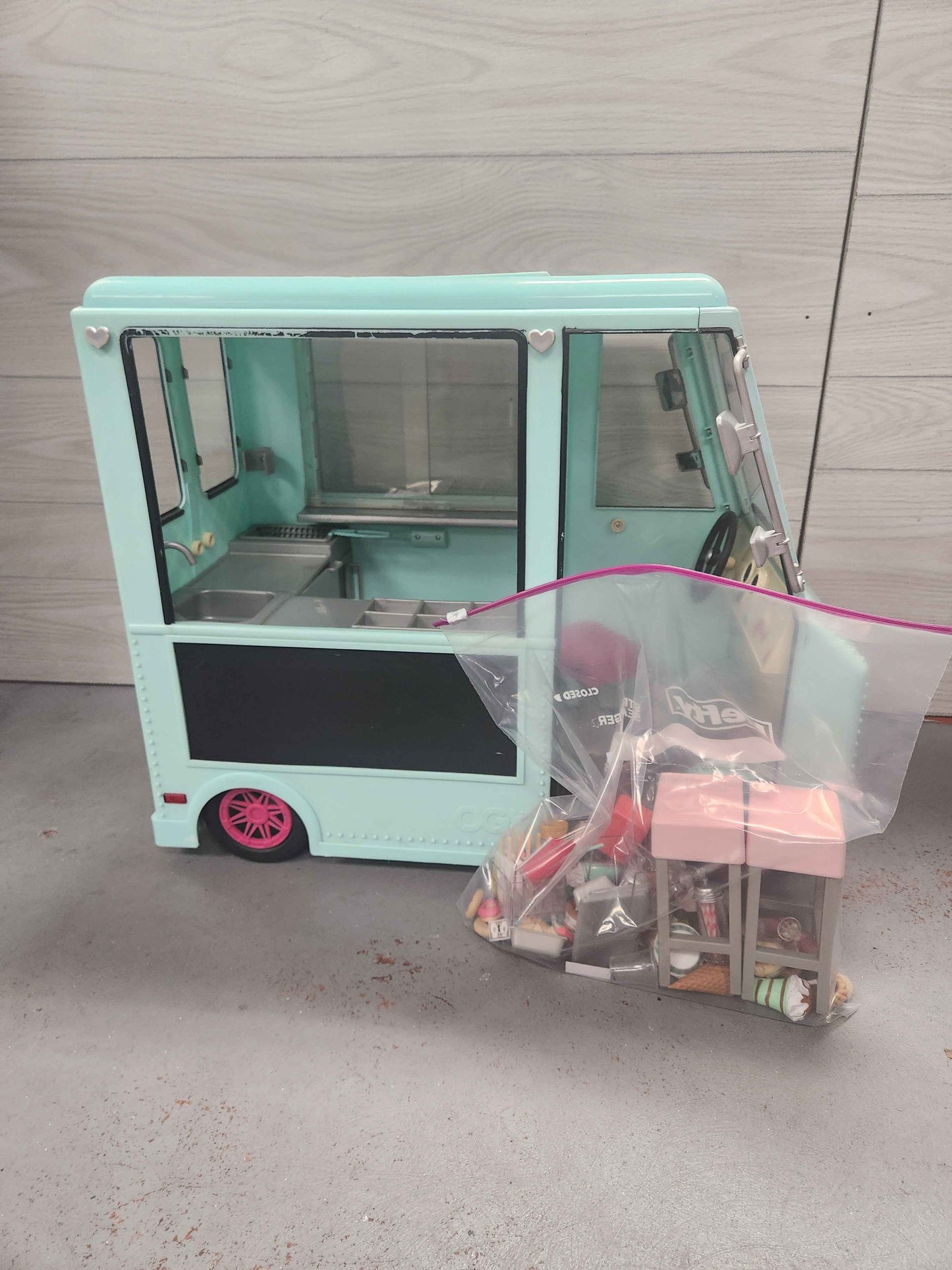 Our Generation 18in Doll Food Truck