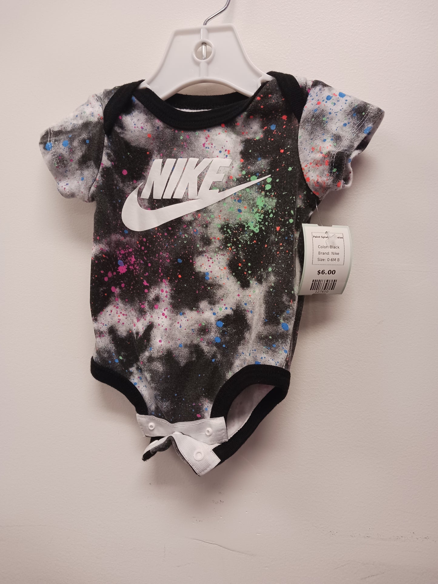 Black Nike Paint Splatter Oneise, 0-6M B