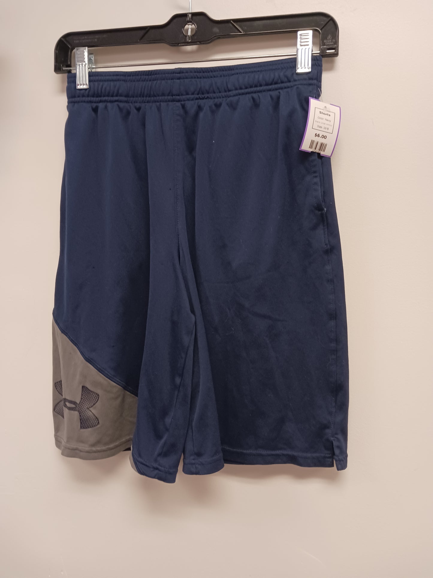 Navy Under Armour Shorts, 10 B