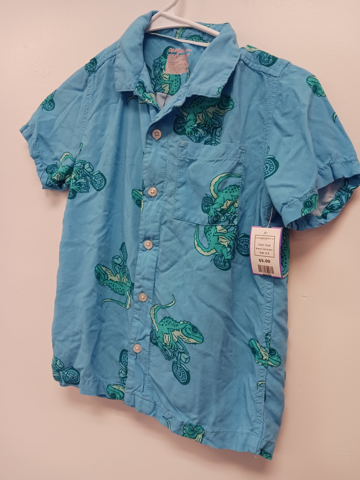 blue Cat & Jack Lizard Button up shirt 6/7, 6 B