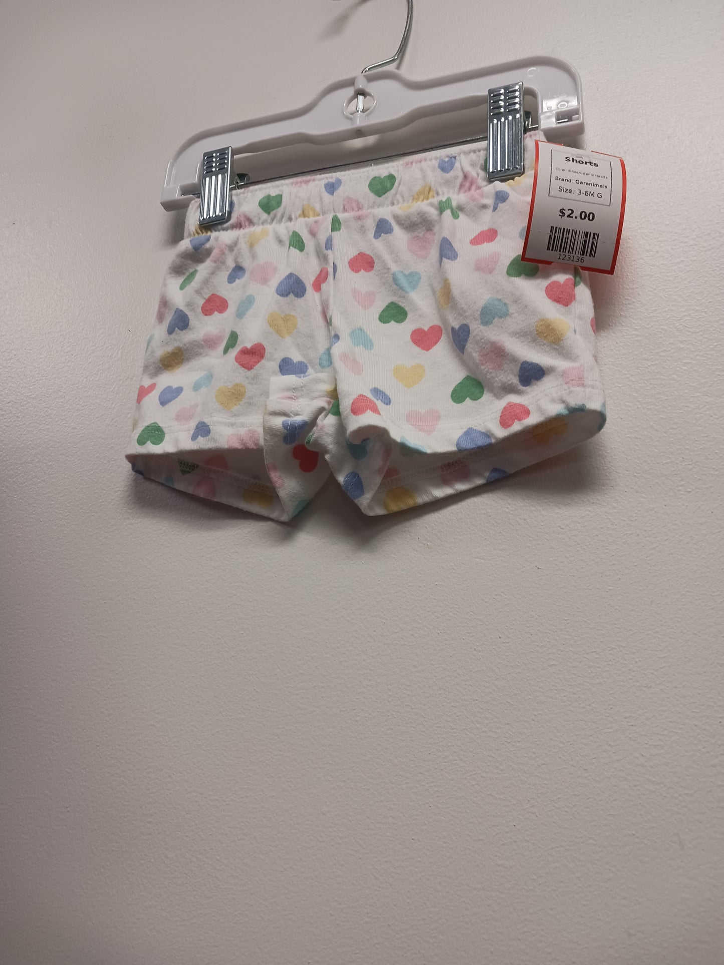 White/Colorful Hearts Garanimals Shorts, 3-6M G