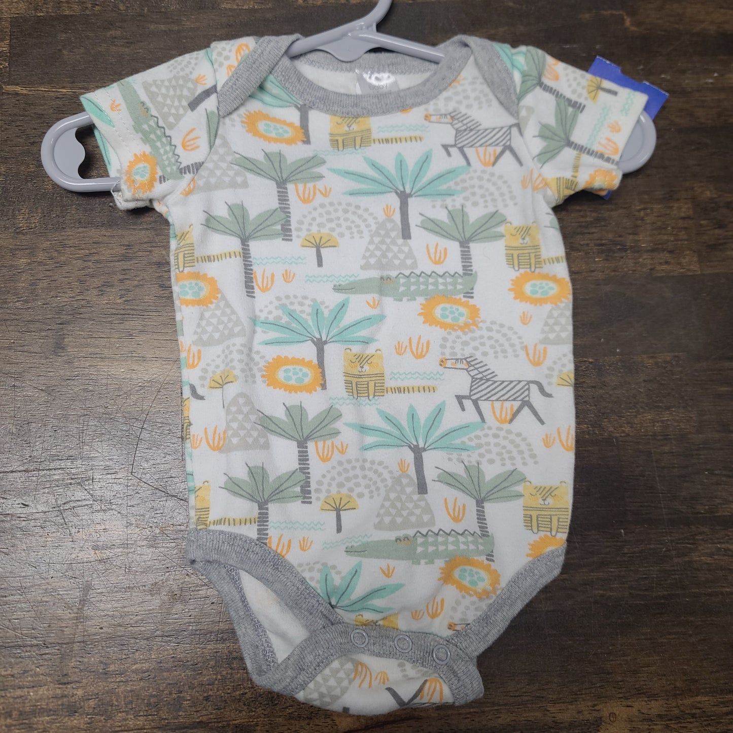 white baby kiss animal onesie, 3M B