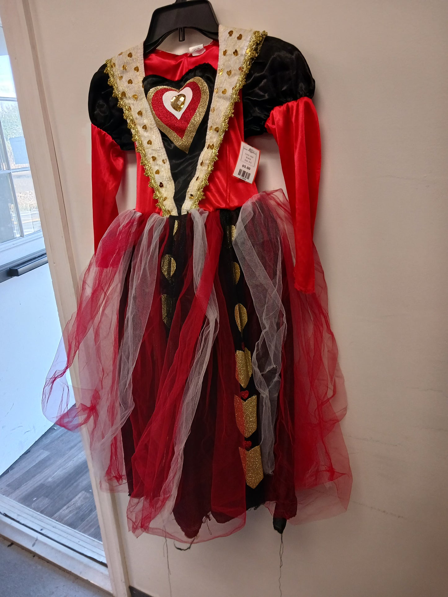 Red Queen Of Hearts 4/6, 4 G