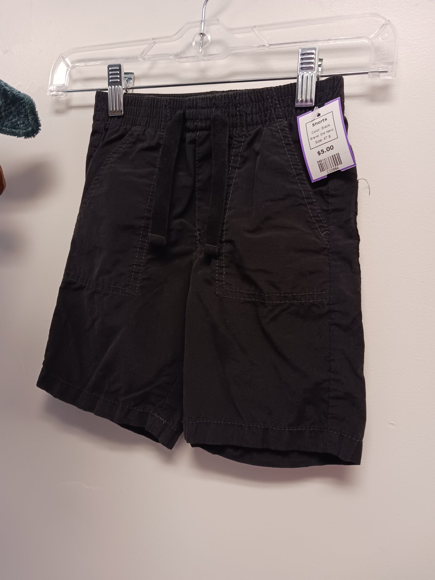 Black Old Navy Shorts, 4T B