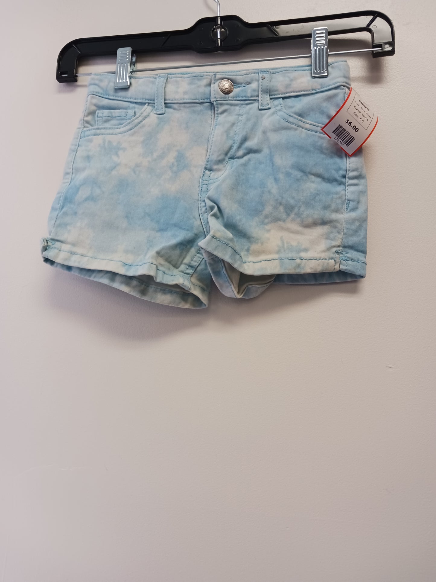 Blue/White Levi's Shorts, 6 G
