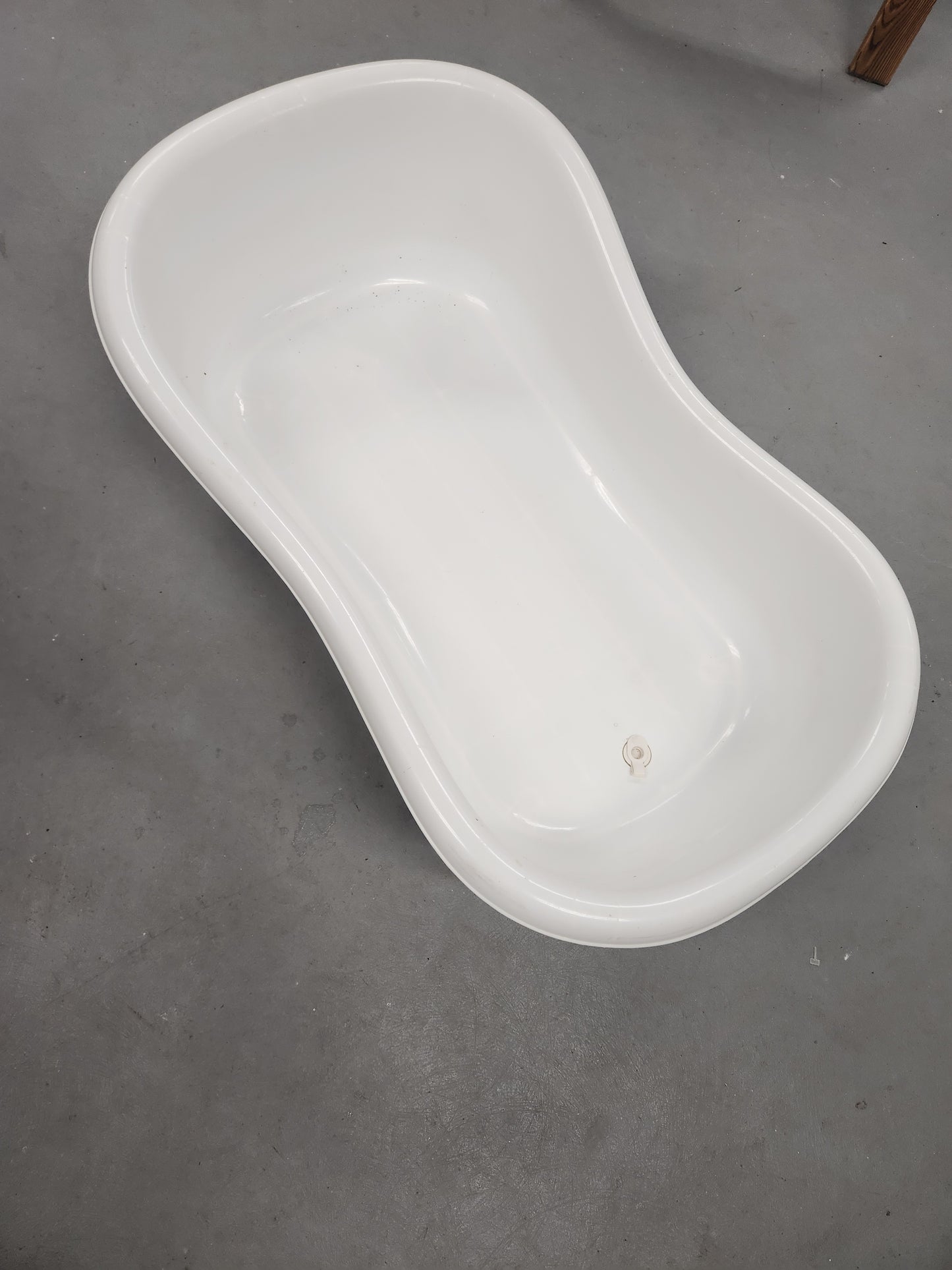 White Bath Tub