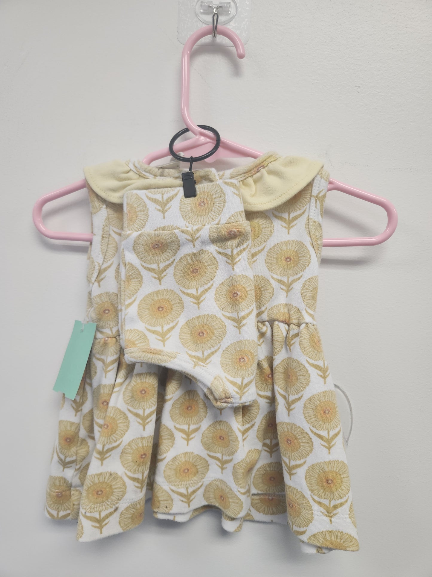 Yellow/White Flowers Kate Quinn Outfit, 3M G