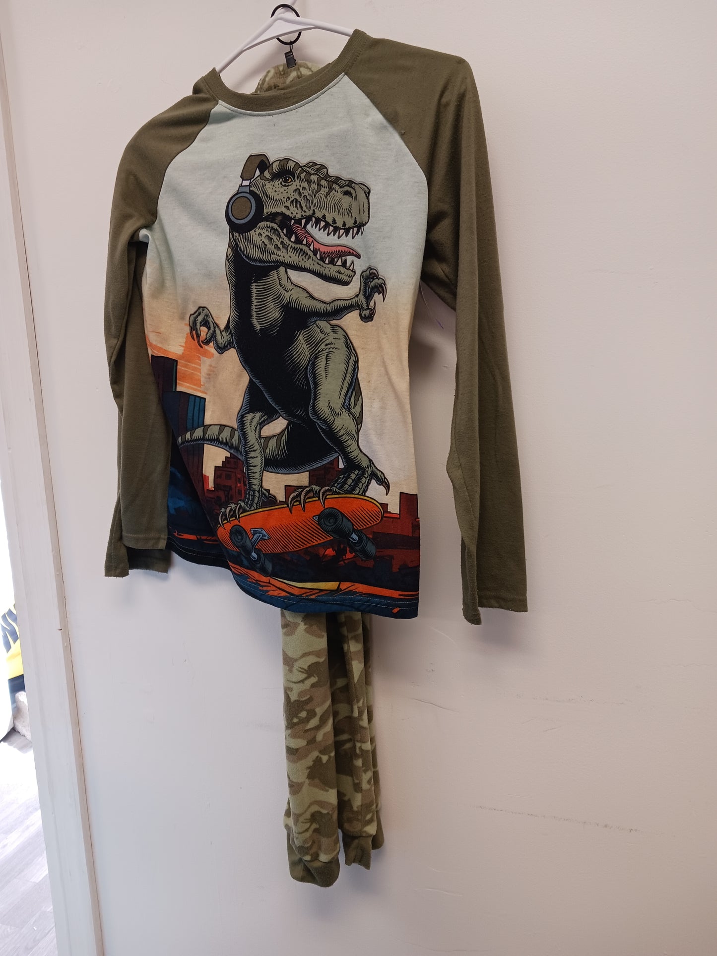 Green/Camo Dino Wonder Nation Pjs, 14 B