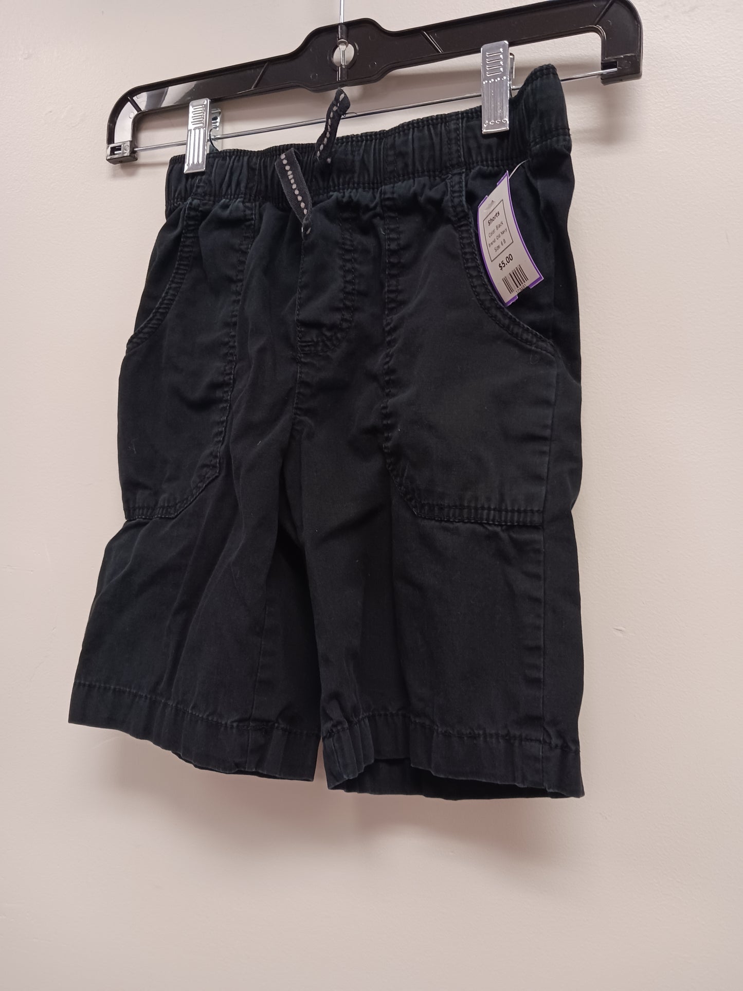 Black Old Navy Shorts, 6 B