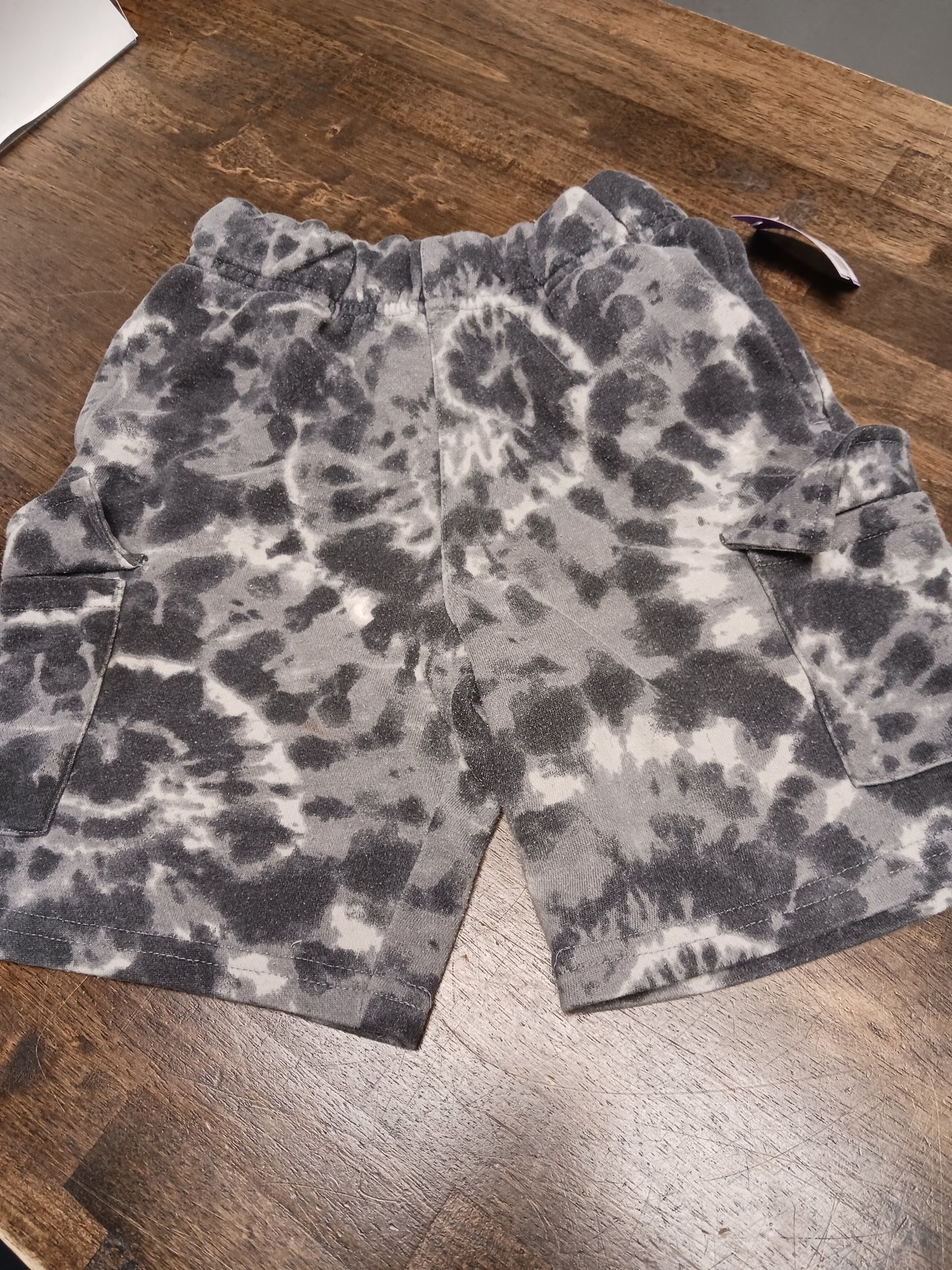 Grey/White Garanimals Shorts, 6 B