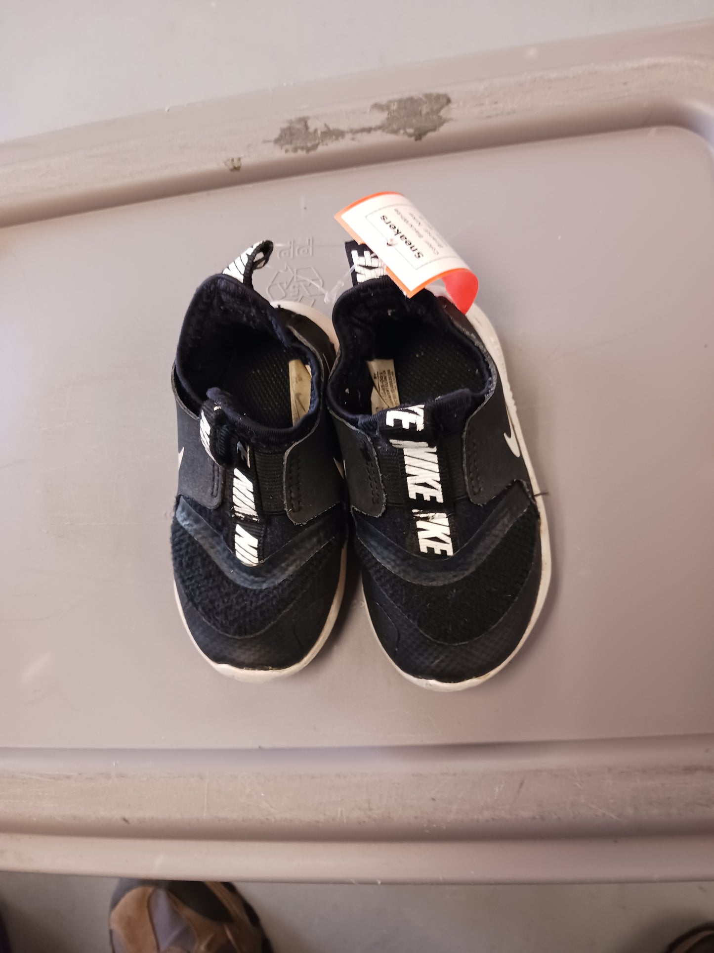 Black/White Nike Sneakers, 6C B