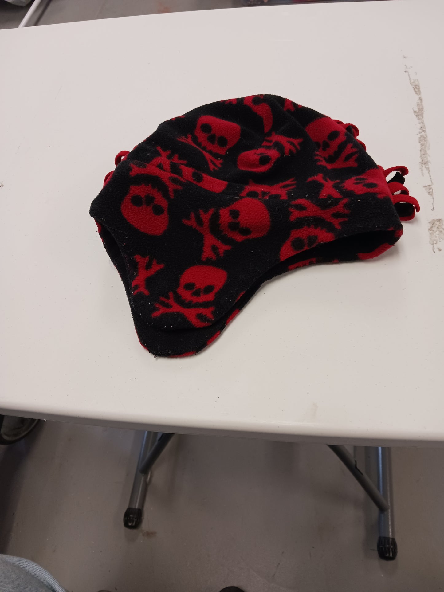 Black/Red Skull Winter Hat, OS