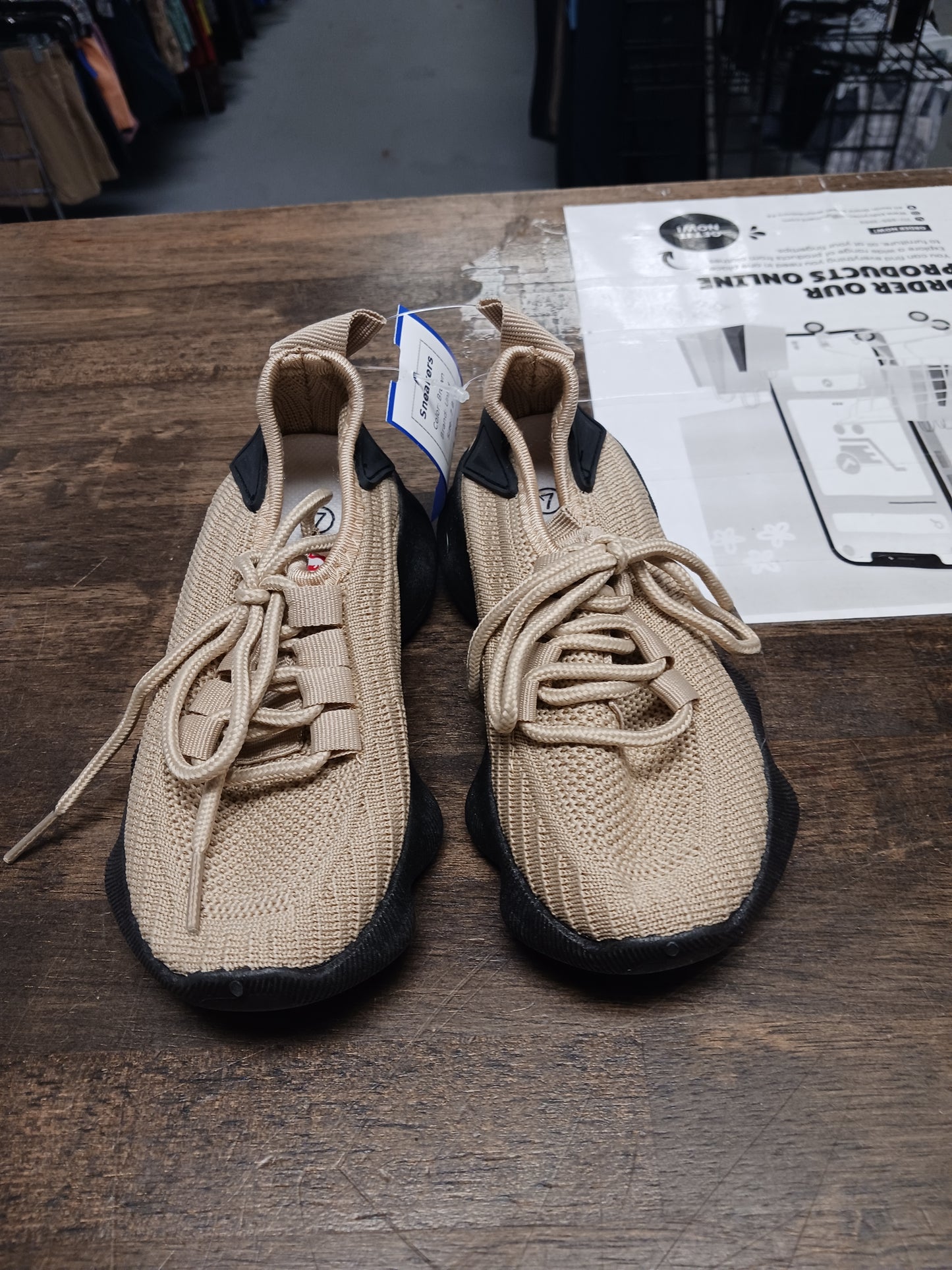 Brown Unltd Sneakers, 7 B