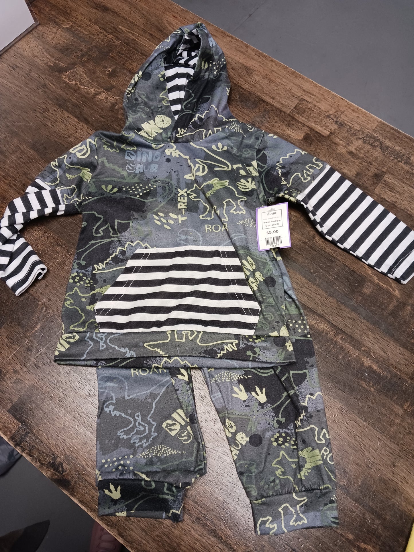 Grey/Green Dino Boutique Outfit, 18M B