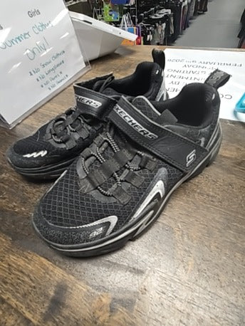 Black Skechers Sneakers, 1.5
