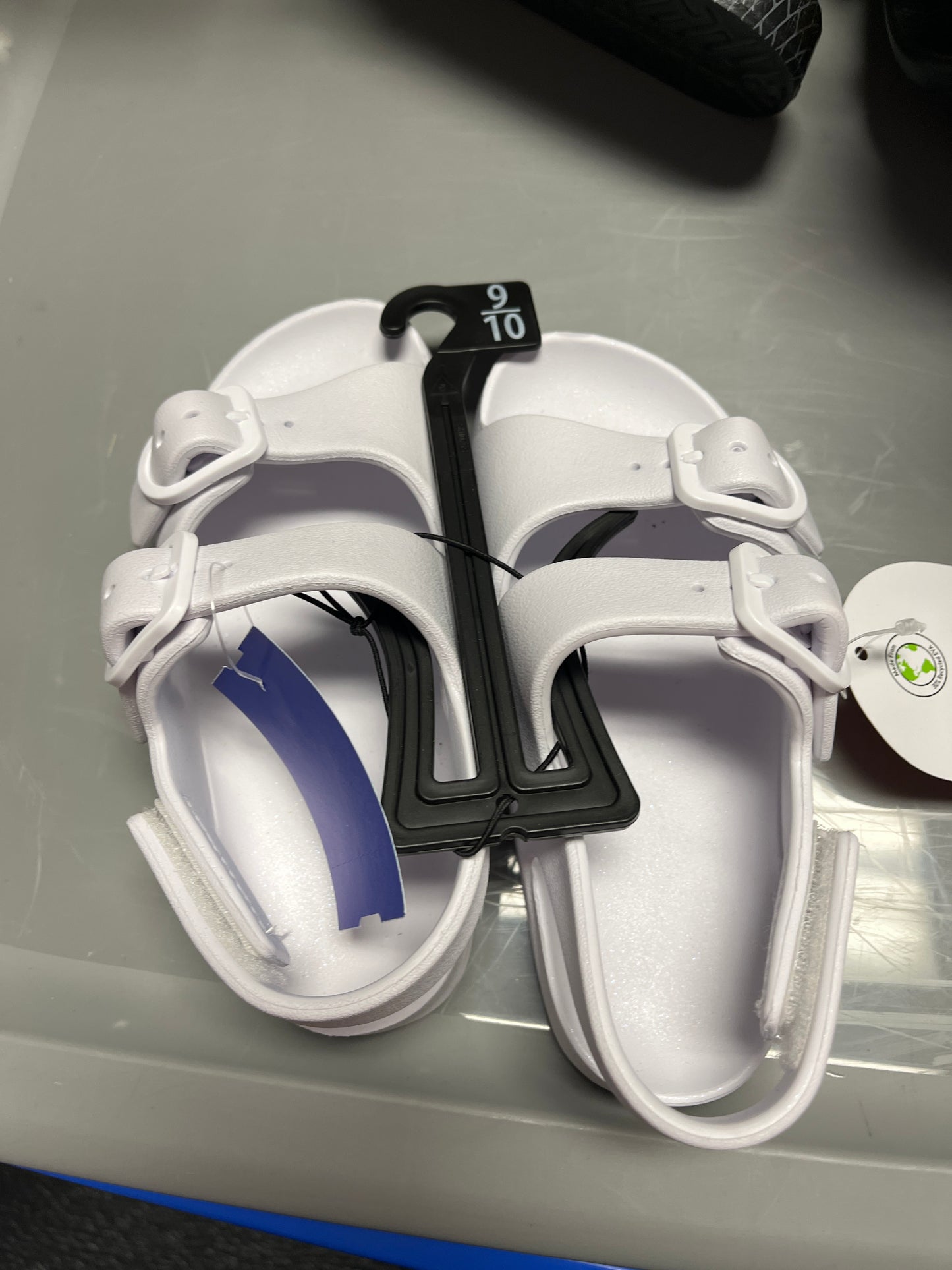 white Wonder Nation Sandals 9/10, 9 G