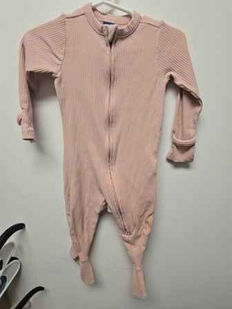 Pink Old navy Sleeper, 6M G