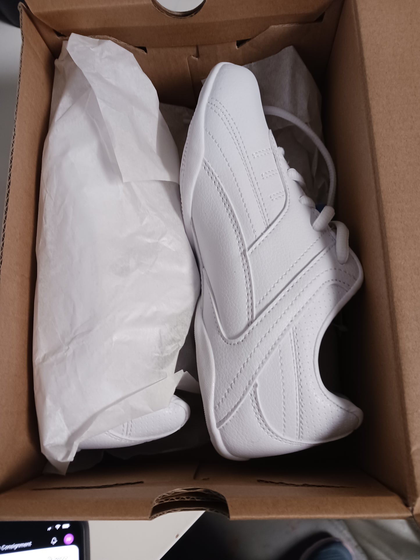 white Fila Sneakers, 2.5 G