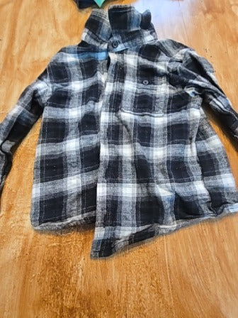 Black/white plaid Old navy Long sleeve button up, 5T B