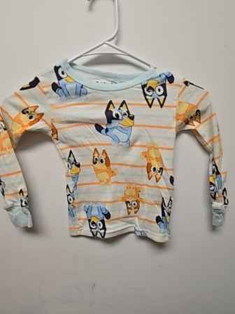 White striped Bluey Bluey 2 piece pjs, 5T B