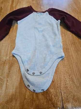 Red/tan Garanimals Long sleeve onesie, 12M B