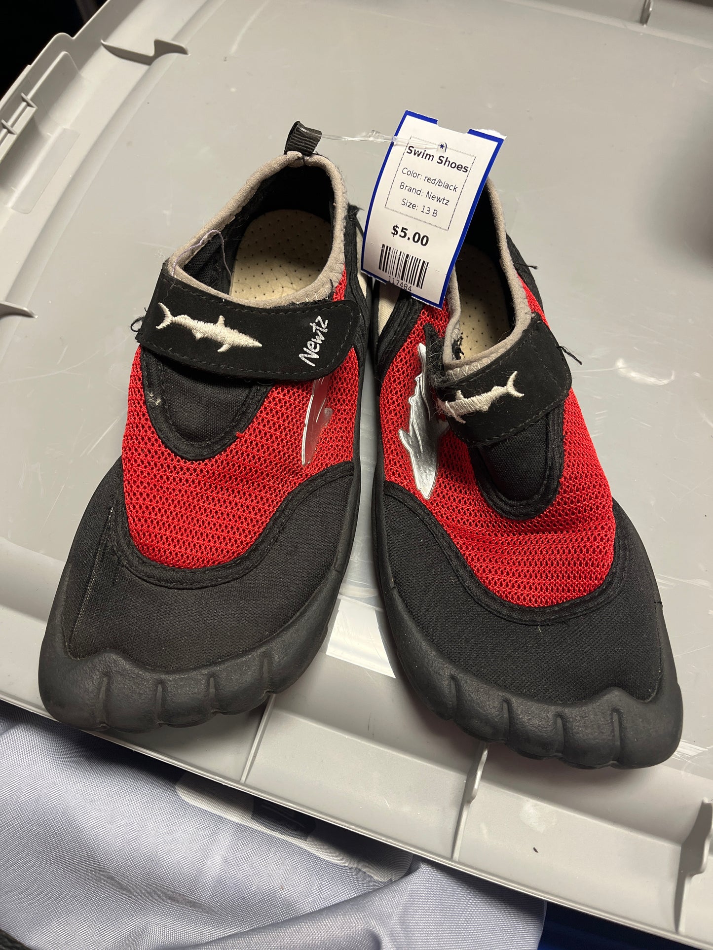 red/black Newtz Swim Shoes, 13 B