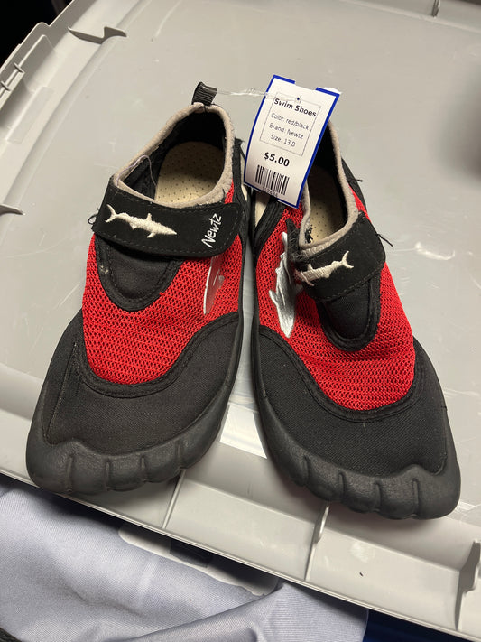 red/black Newtz Swim Shoes, 13 B