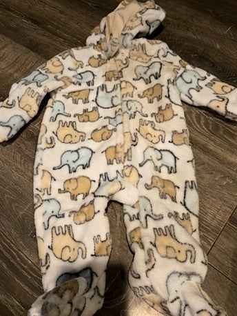 White with elephants Baby gear Footed one piece, NB B