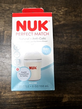 white Nuk Natural & Anti- Colic Bottle, 5oz
