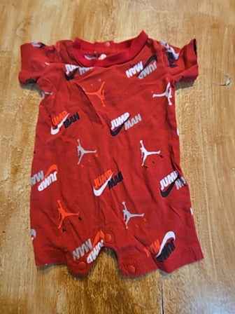 Red Jordan One piece, NB B