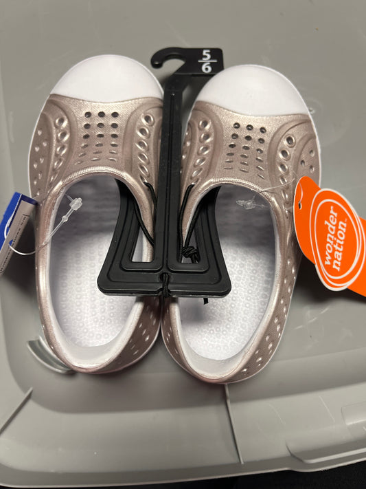 silver Wonder Nation Rubber Shoes 5/6, 5 G