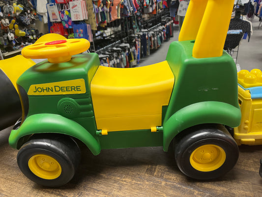 Green John Deere Tractor Ride On W/Animals