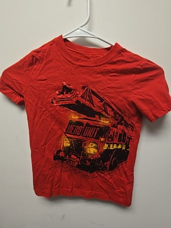 Red Carters Firetruck shirt, 4T B