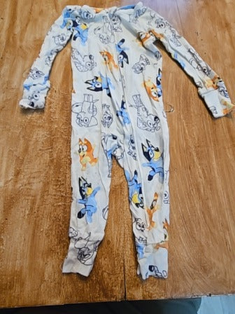 White Bluey Bluey sleeper, 12M B